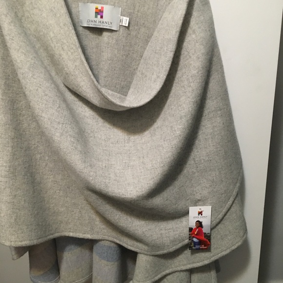 John Hanly Irish Cape. 100% lambswool. - Picture 5 of 6